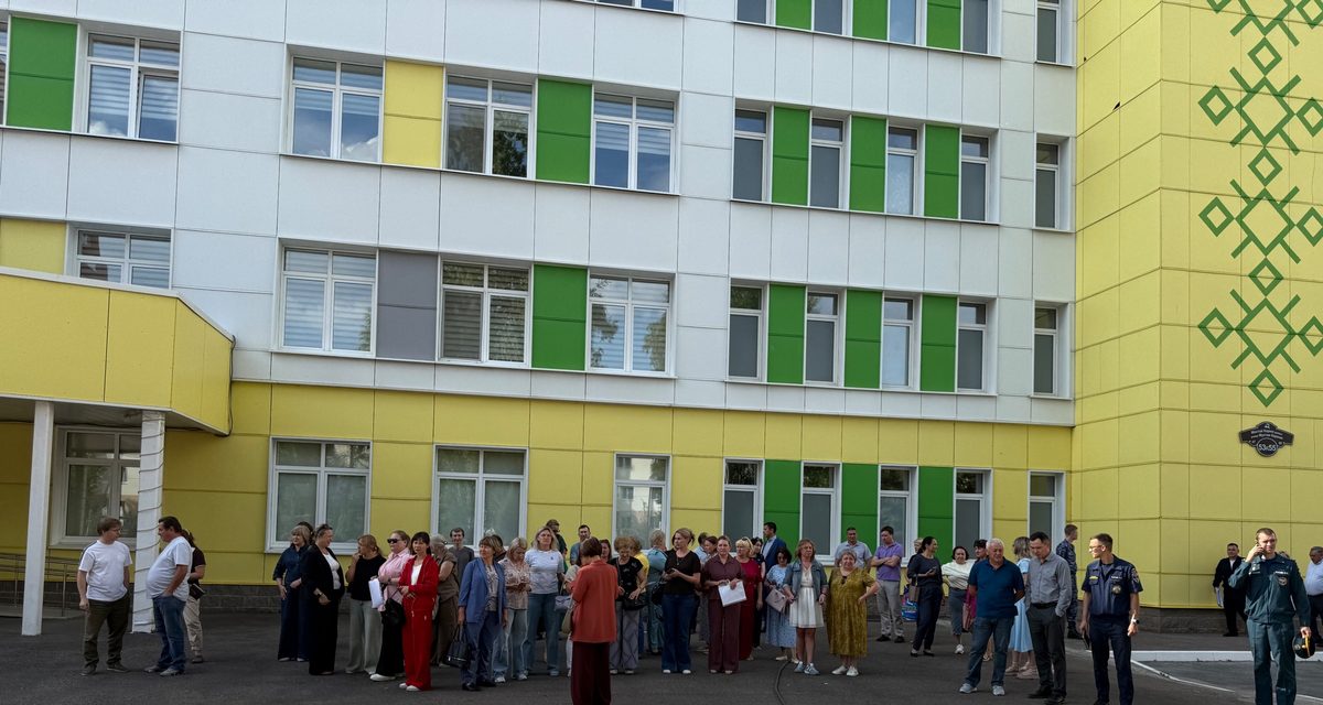 Пожарные провели учения в уфимском лицее № 1 перед началом учебного года